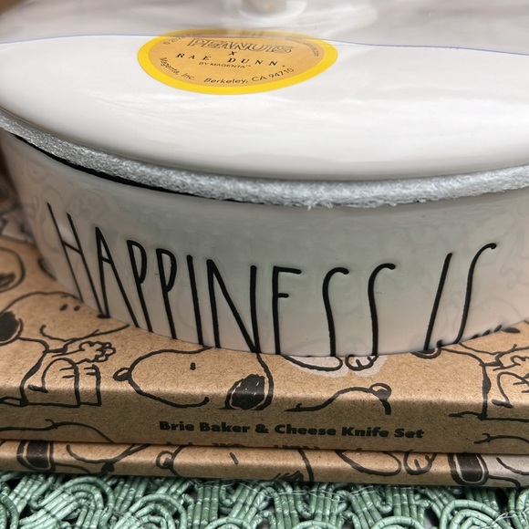 New boxed Peanuts Rae Dunn Snoopy Brie Baker Set Happiness is Cheese. - Picture 5 of 8
